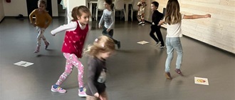 Anglický jazyk v pohybu (3-7let) - PONDĚLÍ - od 15:45