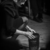 Urna na prázdném jevišti